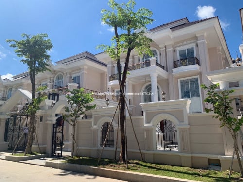 វីឡាឃ្វីន សម្រាប់ជួល  ( 出租 )