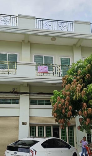 ផ្ទះ​ល្វែងបុរីសង្ឃឹមថ្មី(កំបូល)