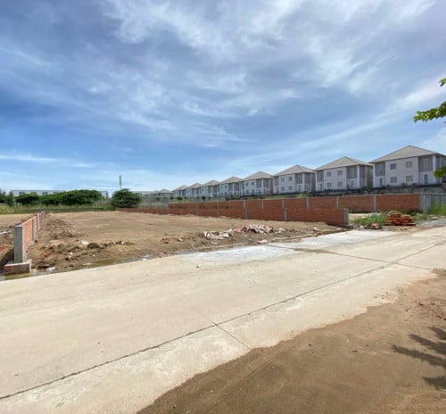 ដី 18m x 30m លក់បន្ទាន់ ក្រោយធនាគារអភិវឌ្ឍន៍