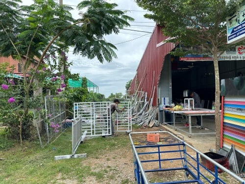 ដីអាជីវកម្មលក់ជាប់ផ្លូវកៅស៊ូ40m