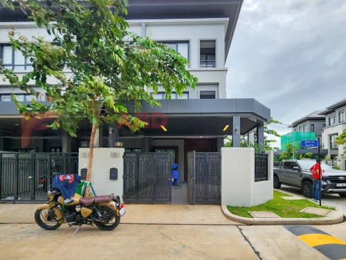 🏡 Corner 4-Bedroom Twin Villa for Rent – Borey Chip Mong 6A, Chroy Changva