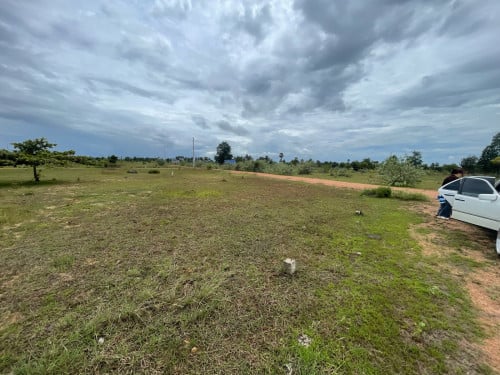 ខ្ញុំត្រូវការលក់ដី នៅខាងលិចផ្សារ ឧដុង្គ