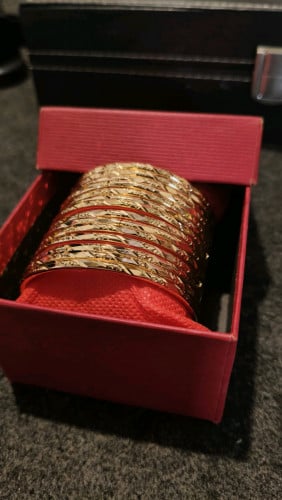 កងដៃ ទងទឹក ៣ មាន ២ឆុត ១៤កង