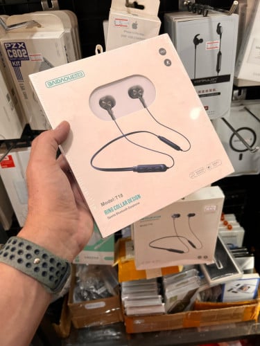 កាស់ Bloutooth T18 សម្លេងល្អ​ ថ្មកាន់ប្រេីបានយូ