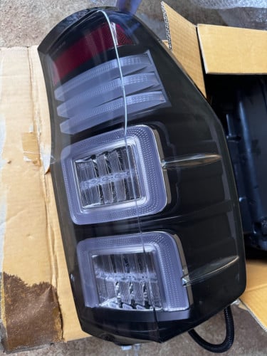 ស្តុបក្រោយ ford ranger នៅថ្មីណាស់