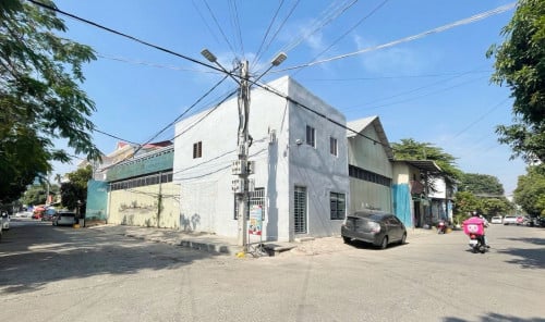 ដីនឹងឃ្លាំសម្រាប់ជួល | Land & Warehouse for rent (ទីតាំងផ្សារដេីមថ្កូវ)