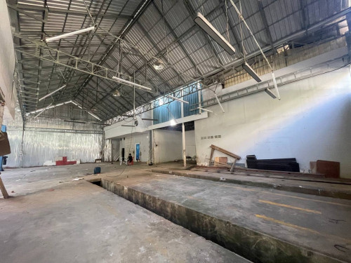 ដីនឹងឃ្លាំសម្រាប់ជួល | Land & Warehouse for rent (ទីតាំងផ្សារដេីមថ្កូវ)