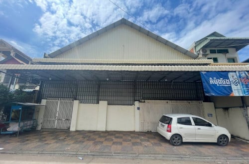 ឃ្លាំងសម្រាប់ជួល | Warehouse for rent (ទីតាំង​ផ្សារដេីមថ្កូវ)