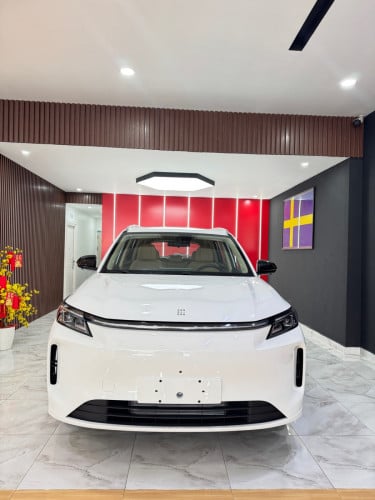 E5 plus 7កៅអី29500$មួយទឹកអគ្គីសនី165km សាំងនិងអគ្គីសនី1300km(ចរចារ)រថយន្តខ្លាញ់គោ