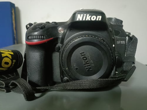 Nikon D7100 body