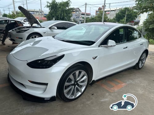 TESLA MODEL 3 Long Range RWD