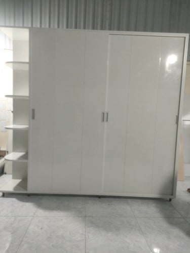 ទូសំលៀកបំពាក់ចាស់ក្មេង