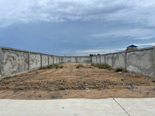 ដីលក់បន្ទាន់ (តម្លៃក្រោមទីផ្សារ)