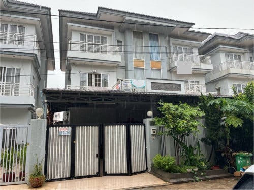 ផ្ទះលេខ35 ផ្លូវ05 ភូមិក្រាំងធ្នង់ សង្កាត់គោកឃ្លាង ខណ្ឌសែនសុខ រាជធានីភ្នំពេញ