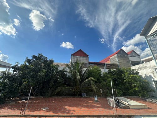 ផ្ទះលក់ ជិតសាលា វេស្ទឺន អន្តរជាតិ សល់ដី៥ម៉ែត្រ