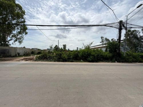 ដីអាជីវកម្មកែងលក់ជិតផ្សារបឹងបៃតង