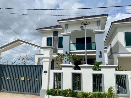 ម្ចាស់ផ្ទះលក់ប្រញាប់ ថែមសម្ភារក្នុងផ្ទះទាំងអស់ខ្ទង់3មុឺនដុល្លារ