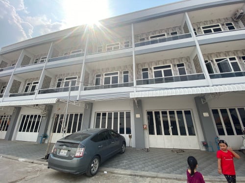 ផ្ទះលក់ តម្លៃ 69500$ មានសម្ភារៈ