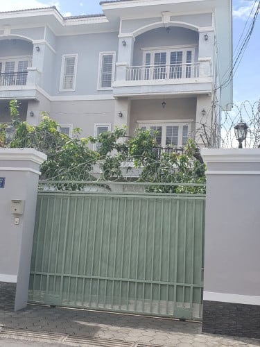 ផ្ទះVillaសំរាប់ជួល|Nice Villa For Rent just few minutes drives to Tuoltompong Area.