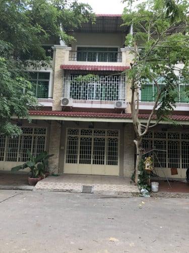 永盛路胜利城四层楼排屋出租