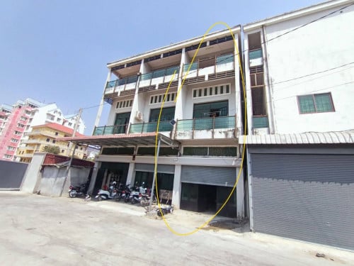 - តម្លៃលក់: $ 130,000.00 ចរចា- ខ្នាតផ្ទះ 4x16m (3ជាន់)-  (ប្លង់រឹង L-Map)- មានចំណូលពីការជួលស្រាប់