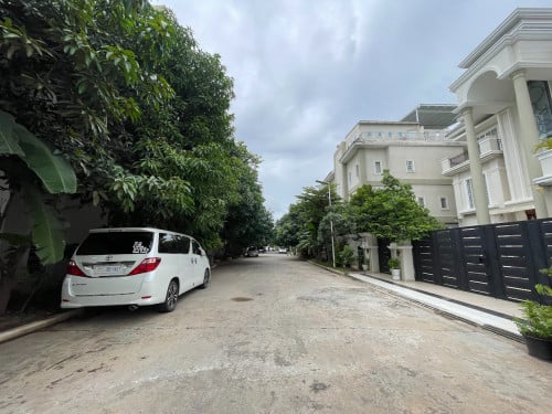 ដីខ្នាតវីឡា សម្រាប់លក់ ចុះពីផ្លូវ 58P   -S206