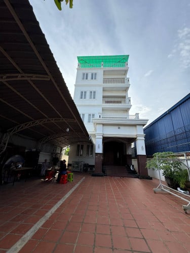 អគារសម្រាប់លក់ | BUILD FOR SALE (In Chroy Changvar area infront riverside)