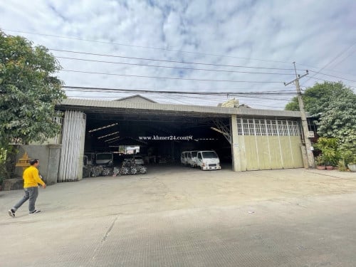 ឃ្លាំងសម្រាប់លក់បន្ទាន់ លេីផ្លូវហាណូយ / ​Warehouse Urgent Sale, along Hanio Blvd