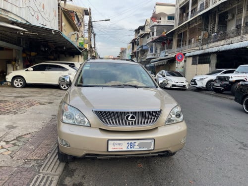 330 សពាក់កណ្តាលហ្វូលប៉ុងមួយ