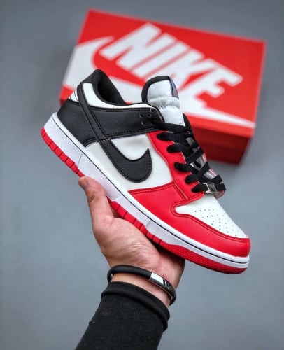Nike Dunk Low Sneakers