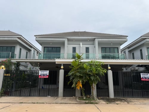 ផ្ទះវីឡាភ្លោះម្ចាស់ផ្ទាល់ បុរីទេសចរណ៍ សៀមរាប