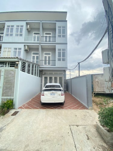 ផ្ទះអាជីវកម្ម​ តំនប់ទីប្រជុំជន​ (សាលាកូរ៉េ)