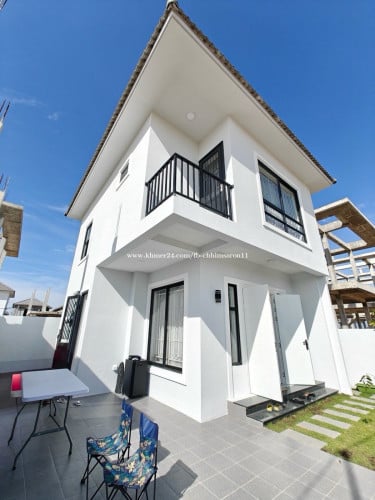 ផ្ទះលក់មានសម្ភារៈប្រេីប្រាស់​ ១​ កំប្លេរ