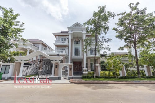 វីឡាឃ្វីន (Queen Villa)  សម្រាប់លក់ ក្នុងបុរី ប៉េងហួត ៦០ មែត្រ The Star Diamond (60M)