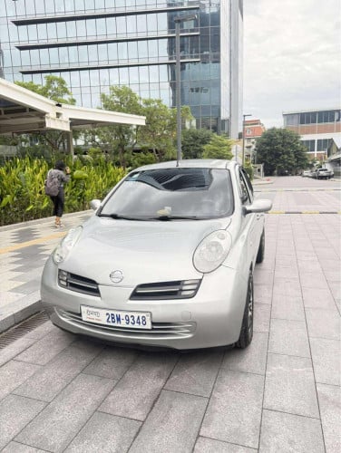 Car for sale Nissan year 2005 color silver not hit new machine