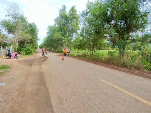 ដី​លក់​