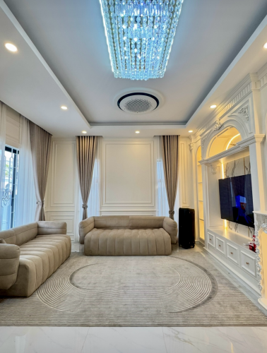 បុរី HN វីឡា ជួល ផ្លូវធំ ច្រកចេញសងខាង ជាប់កែង ម្ចាស់ដេីមផ្ទាល់ ដេគ័រពេញមួយផ្ទះ