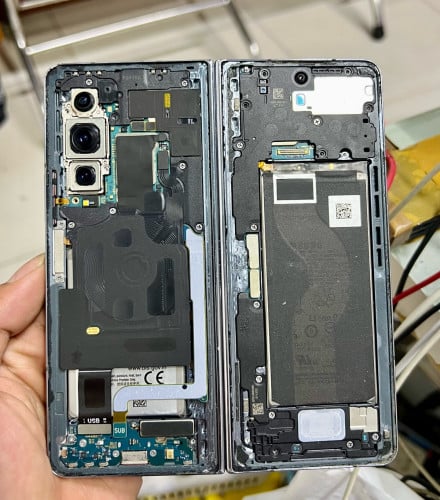 គ្រឿងបន្លាស់​  samsung Z Fold 4