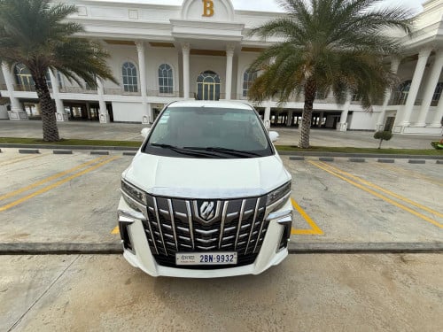 Car for rent ឡានសំរាប់ជួលជាថ្ងៃនឹងខែ