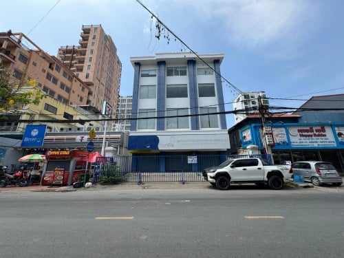 Commerial Building For Rent