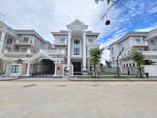 Villa Queen Sale / 独栋别墅出售