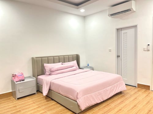 ផ្ទះសម្រាប់ជួល/ House for rent