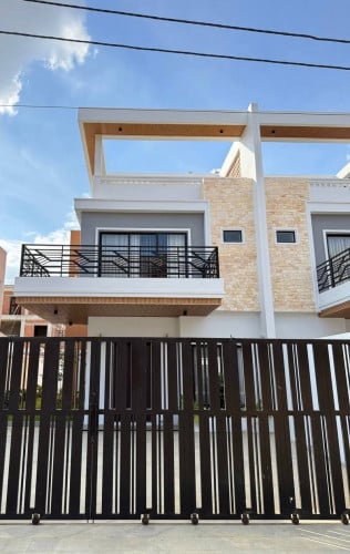 វីឡាសម្រាប់ជួលនៅផ្សារកណ្តាល