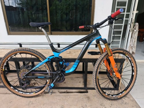 Giant Reign Advanced