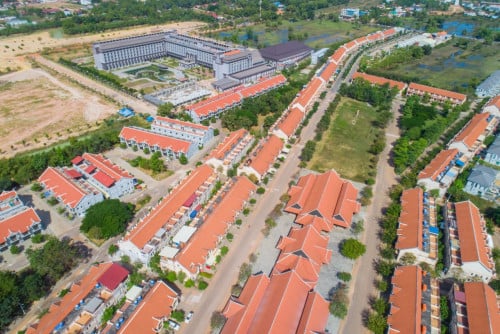 ផ្ទះល្វែងមានច្រើនទំហំ សម្រាប់បើកអាជីវកម្ម