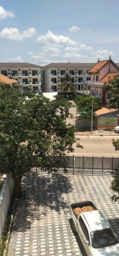 ផ្ទះ នឹង ដី សំរាប់លក់