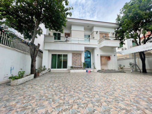 វីឡាសម្រាប់ជួល នៅសង្កាត់ផ្សារដើមថ្កូវ