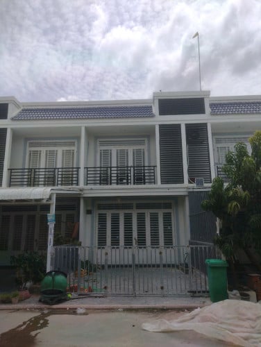 ផ្ទះលក់ ប្លង់រឹង ក្បែរព្រលានថ្មី