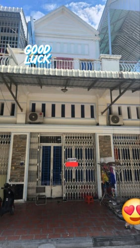 ផ្ទះល្វែង E0 E1 លក់បន្ទាន់! តម្លៃ77,000$ ចរចា