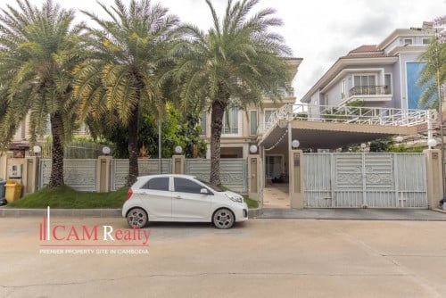 ឃីងវីឡា (King Villa) សម្រាប់លក់ ក្នុងបុរីពិភពថ្មី​វត្តសំរោងអណ្ដែត